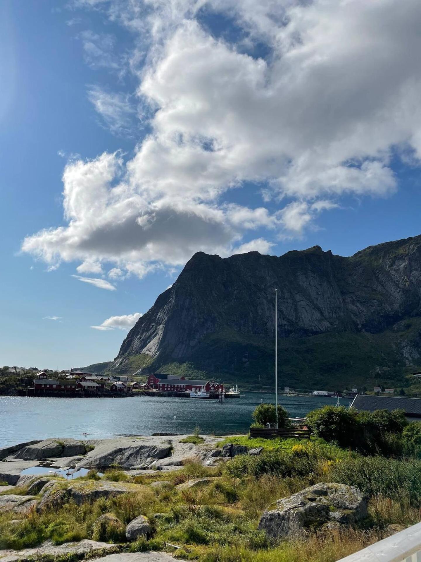 Nordlandshus Ved Havet Pa Reine, Lofoten Exteriör bild